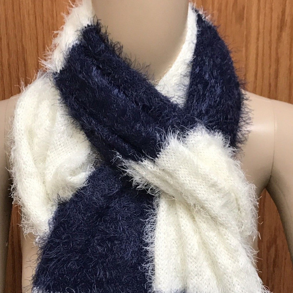 American Eagle Outfitters Accessories - American Eagle Outfitters Aerie Scarf Blue & White